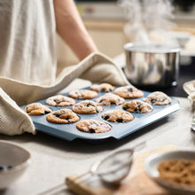 Load image into Gallery viewer, Nest Bake 12 Cup Muffin Pan
