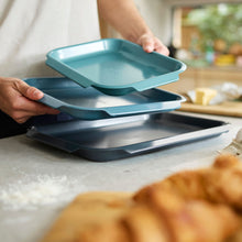 Load image into Gallery viewer, Nest Bake 3pc Baking Tray Set
